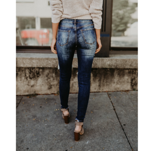 Women's jeans, pierced feet, mid-rise jeans